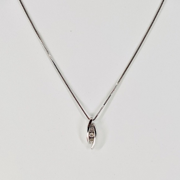 S925 .06Ct Round Cut Diamond Pendant Necklace - Picture 2 of 7